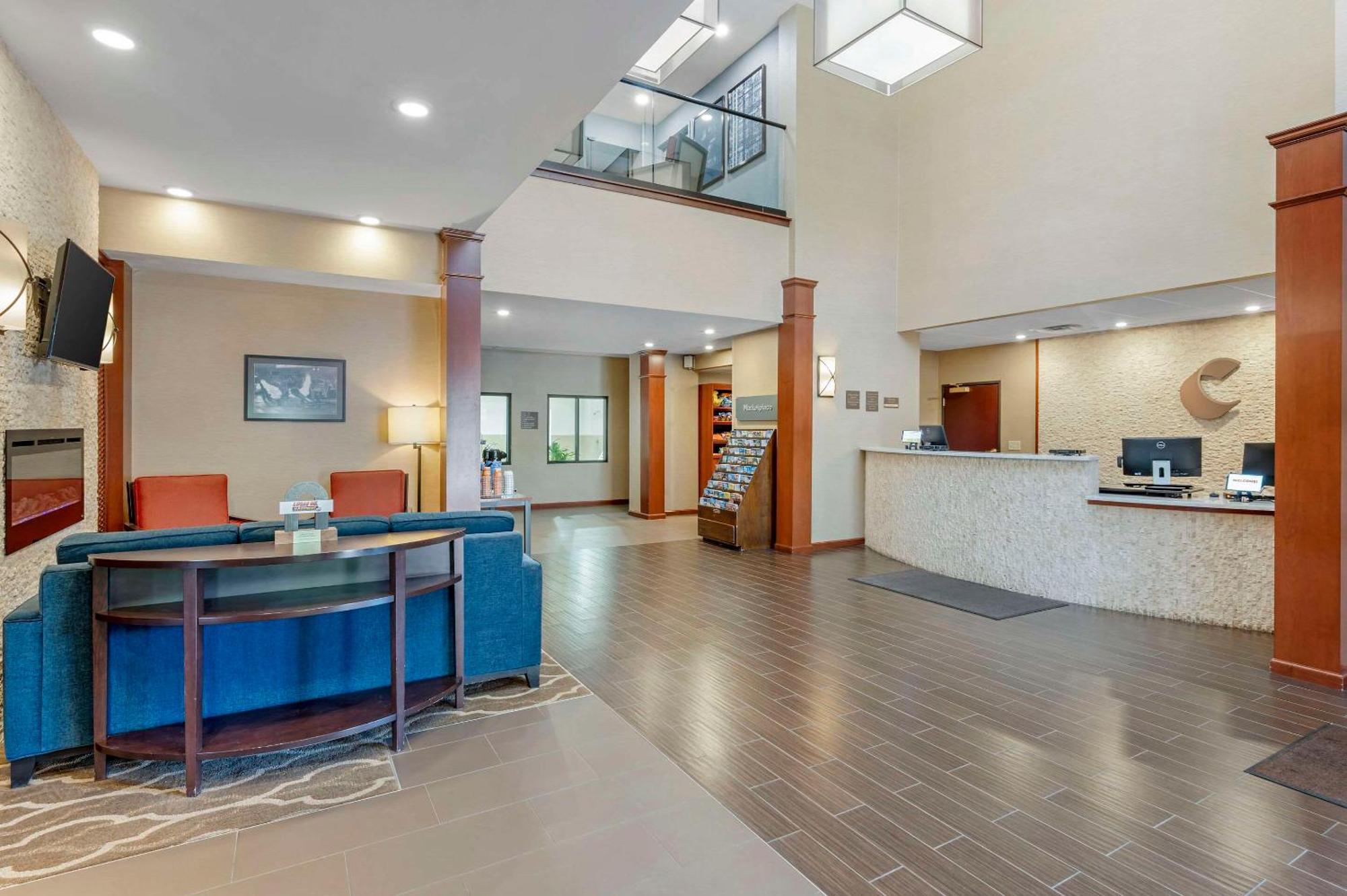 Comfort Suites West Indianapolis - Brownsburg Eksteriør billede