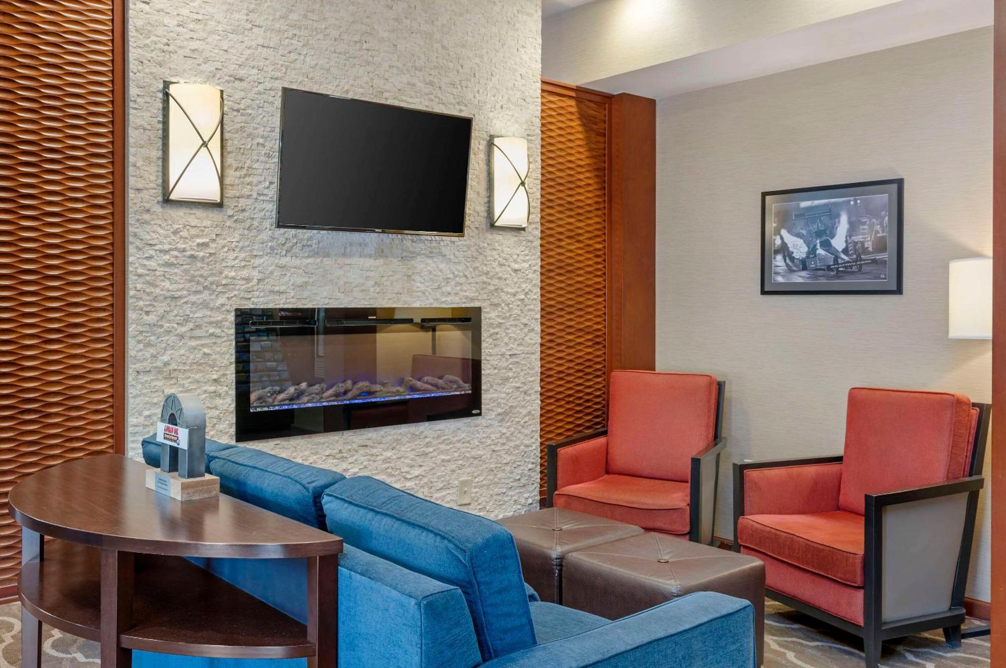 Comfort Suites West Indianapolis - Brownsburg Eksteriør billede